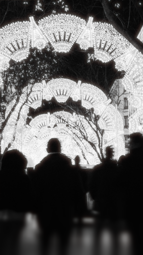 LES LUMIÈRES DE LA VILLE cover